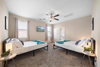 Near IAH Houston Home Yard BBQ Games Wi-Fi Pets - 6