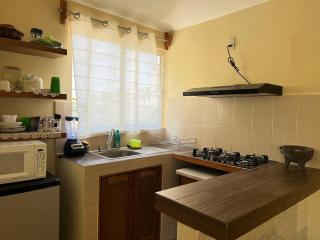 Departamento completo, cómodo y cerca del aeropuerto - 8