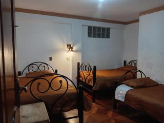 Alojamiento Uyuja with Garage - 0