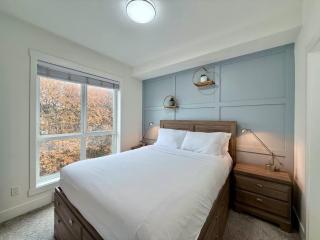 Downtown Condo Vancouver Skytrain Free Parking - 8