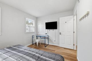 Pittsburgh Millvale B Bright &Spacious Private Bedroom With Shared Bathroom - 9