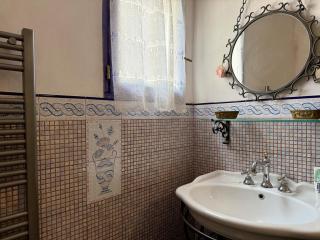 HOST4U - ex Archbishop's House & Terrace, Imperia - 5