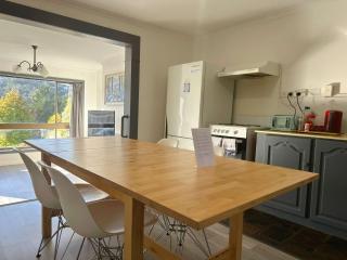 Wellesley Mountain View Getaway near City - 5