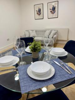 Newly Refurbished 2-BR Basement FamilyFlat - 6