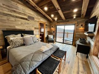 Estill Oaks -Luxe Mountain View Retreat -Hot Tub - Private 80-Acre Escape - 8