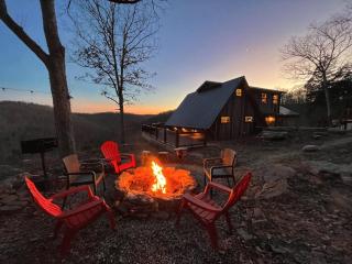 Estill Oaks -Luxe Mountain View Retreat -Hot Tub - Private 80-Acre Escape - 5