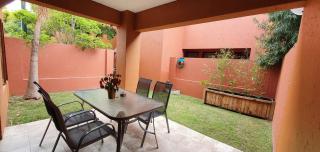 Stylish 1 BR unit, pvt garden, free wifi parking - 7