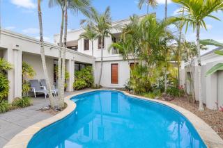 Quintessential Noosa Waterfront Home Heated Pool - 6