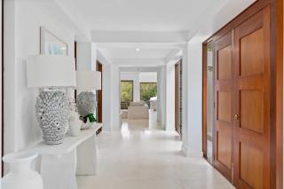 Quintessential Noosa Waterfront Home Heated Pool - 5