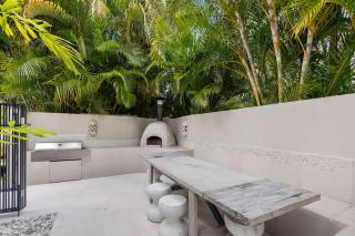 Quintessential Noosa Waterfront Home Heated Pool - 1