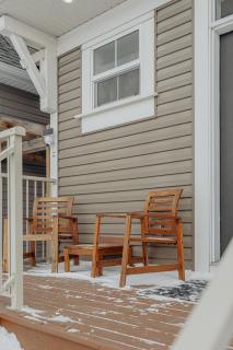 Calgary Peaceful Home with Modern Office Near Hospital and YMCA - 9