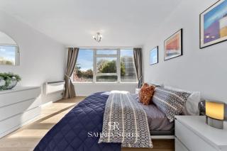 Stylish 2BR Putney Flat - Sleeps 4 - Family & Contractors Stay - Wimbledon & Thames - Parking - 1