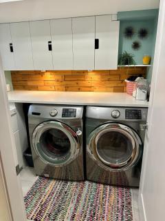 North Van Luxury View Home, Hot Tub, Sleeps 7 - 3