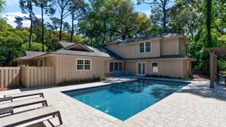 Wisteria by AvantStay Renovated Hilton Head Retreat • Pool Outdoor Kitchen Near Beach - 0