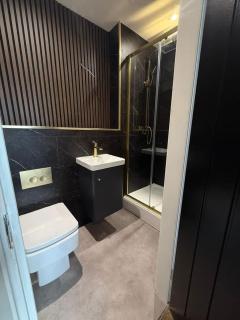 Luxury 6BR Ensuite - Contractors & Groups Stay - Parking - 5