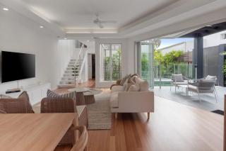 Newly Renovated Modern Noosa River Home With Pool - 9