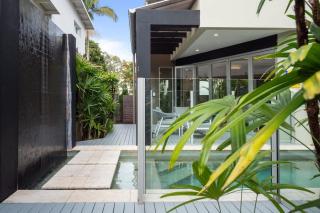 Newly Renovated Modern Noosa River Home With Pool - 7