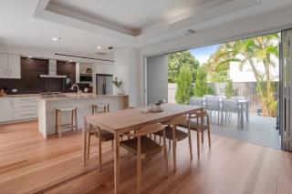 Newly Renovated Modern Noosa River Home With Pool - 5