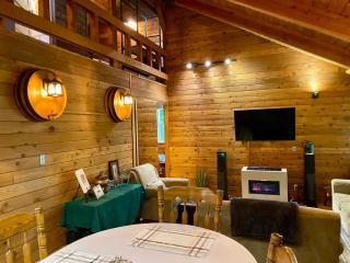 Crystal Mountain Cozy Cabin - 6