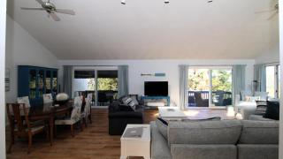 Water View, Lots Of Space, 10 Blocks To Cm Beach - 7