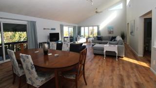 Water View, Lots Of Space, 10 Blocks To Cm Beach - 6