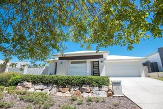 Bright spacious Noosa family home - 8