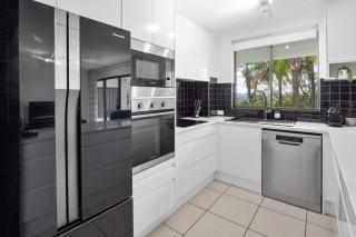 Resort unit heated pool AC walk to Main beach - 2