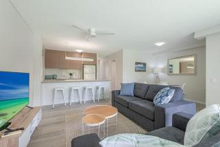 Chic Noosa riverside apt with great facilities - 4