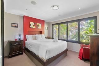 Tropical Noosa Riverside Villa - 6