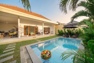 Lasterra - Stylish Villa with Huge Pool Close to the Beach - 7