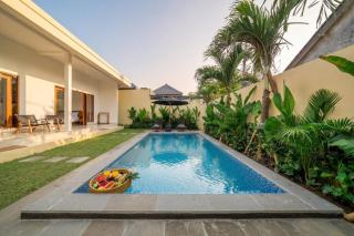 Lasterra - Stylish Villa with Huge Pool Close to the Beach - 9