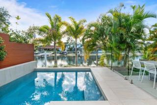 Exclusive waterfront oasis with private beach & pool - 0