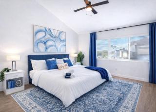 Rare Side-by-Side Dual Townhome Retreat 6BR- King Beds, Pool, Free Parking, Near Old Town and Airport - 8