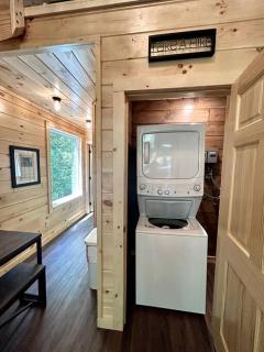 Boxcar Cabin - Hot Tub Fire Pit Train-Theme Stay - 1