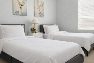 Ocean View Apt - 1 Min to Beach - 5