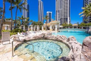 Chevron Renaissance - Private Apartments by Coastal Letting Co - 7