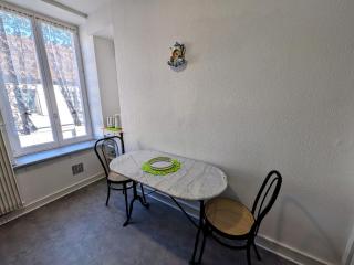 Appartement spacieux en centre-ville - FR-1-583-519 - 2