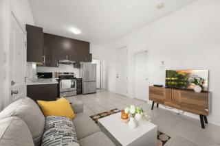 Quiet Comfort Suite in Oriole Surrey - 1