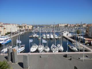 Gruissan - T2 Alcove 4/5 pers, Piscine, Parking, Proche plage - FR-1-796-61 - 1
