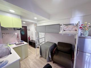 Modern Apartment next to HKU Station in Kennedy Town City Center - 8