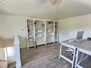 Serene 5BR Farmhouse Retreat in Shoreline Perfect for Gathering & Relaxing - 4