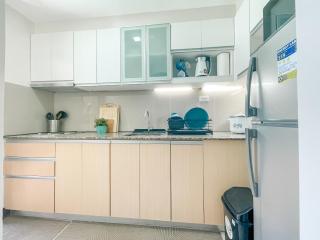 Mactan Newton Retreat WiFi Hot Water Smart TV - 5