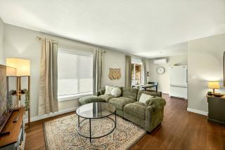 Basecamp GP Entire 4BR Duplex Near Downtown - 8