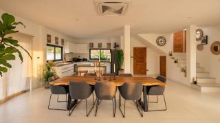 Spacious 4BR Tropical Private Pool Villa with Garden & BBQ - 1