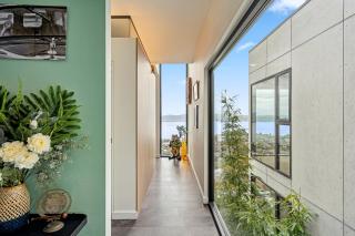 The Glover Glasshouse - 3 Bedroom - Sweeping Views - 3