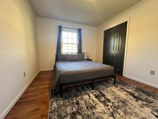 Contractor/Family Hub-3 Living Areas - Sleeps Many - 1