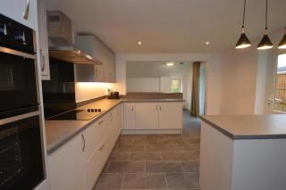 Stylish 5BR Leiston Retreat Near Sizewell & Coast - 6