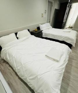 Alex Fraser Calm and Cozy Retreat 2 - 9