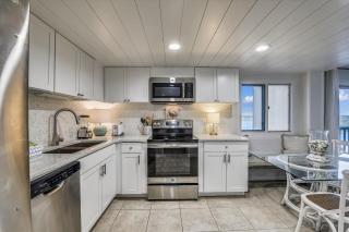 Pinnacle Port A502 - Updated 3 Bedroom3 Bathroom Sleeps 8. Free Fun Boat Ramp Access - 7