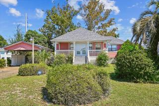 Grand Oaks - 2 Bedroom1 Bath Private Home. Dog Friendly - 0